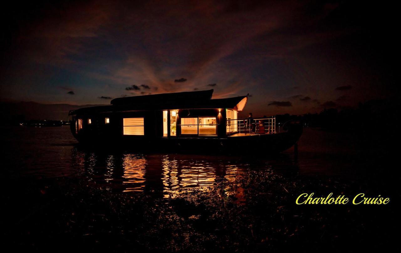 Hotel Charlotte Cruise House Boat Alappuzha Zewnętrze zdjęcie