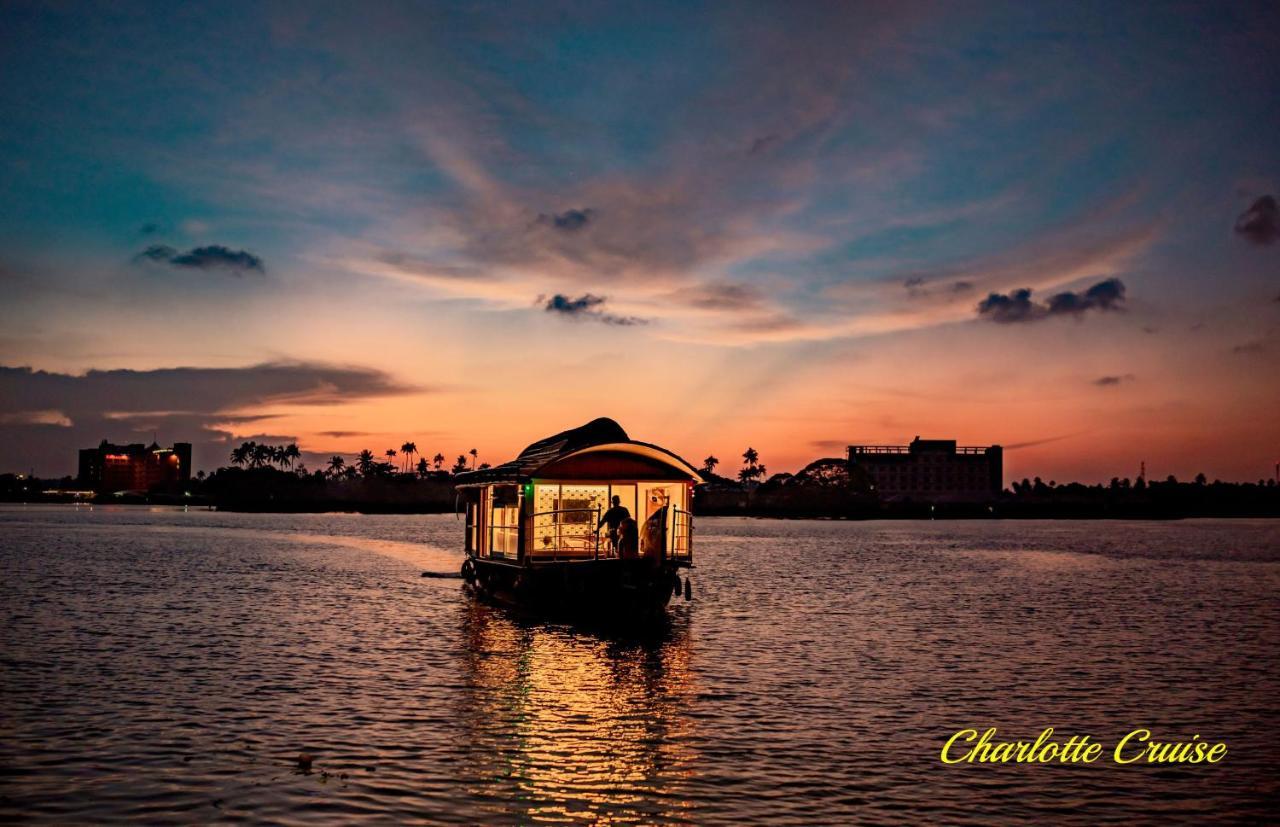 Hotel Charlotte Cruise House Boat Alappuzha Zewnętrze zdjęcie