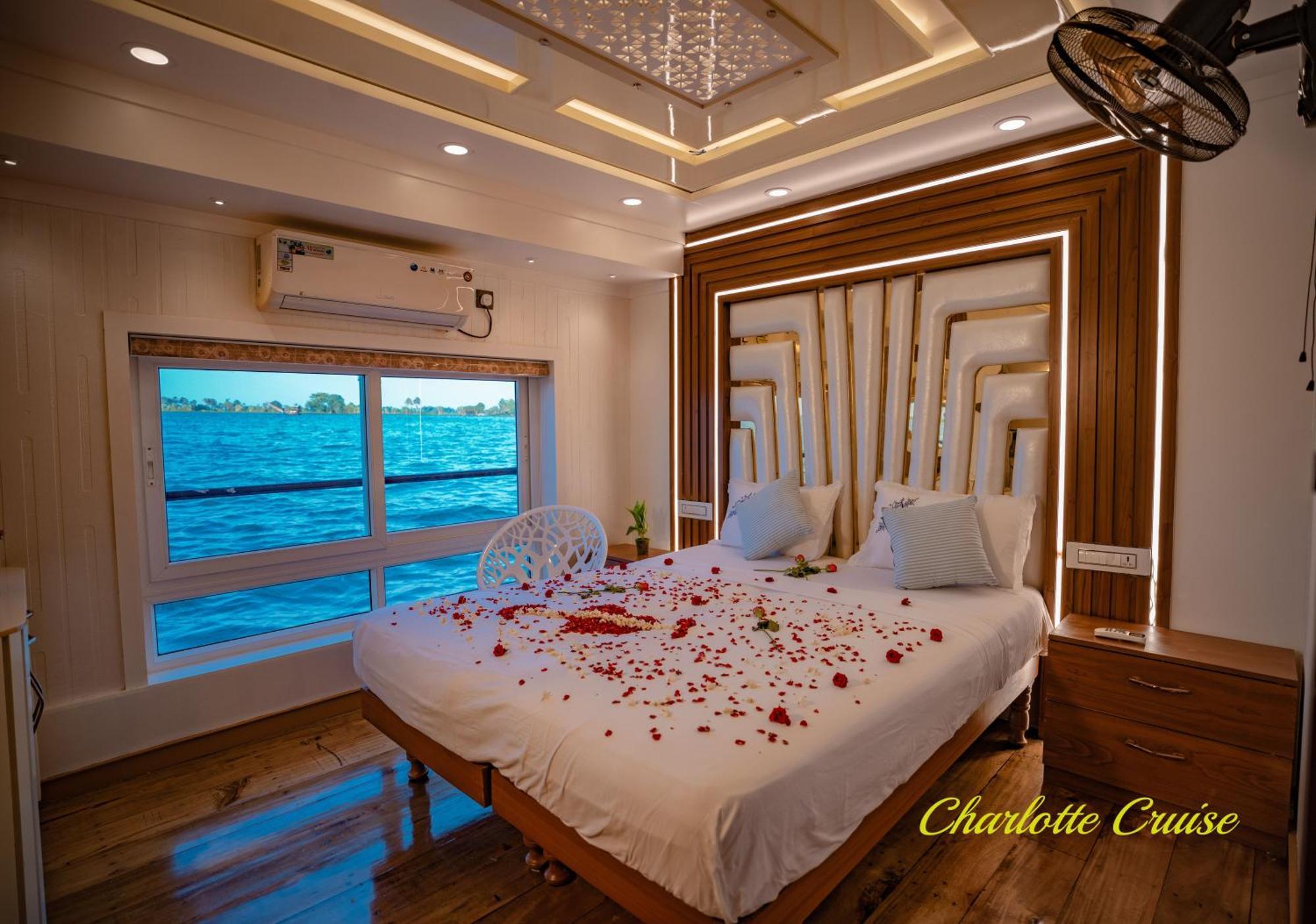 Hotel Charlotte Cruise House Boat Alappuzha Zewnętrze zdjęcie